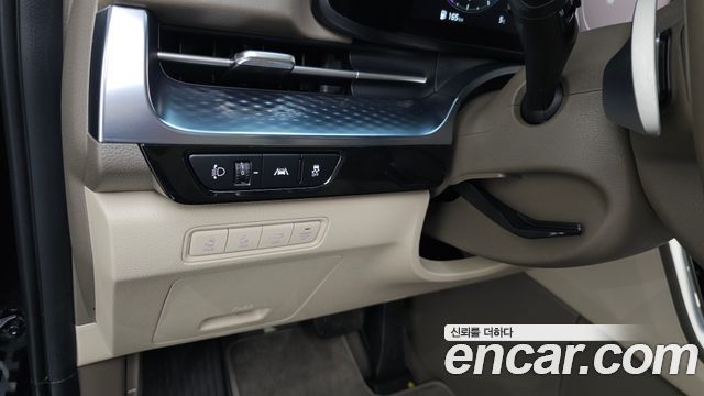 Kia Canival 2023 — photo 17
