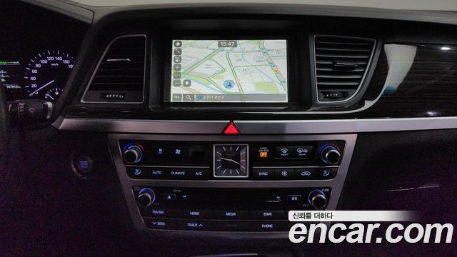 Genesis G80 2018 — photo 15