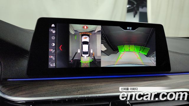 BMW 5-Series 2019 — photo 15