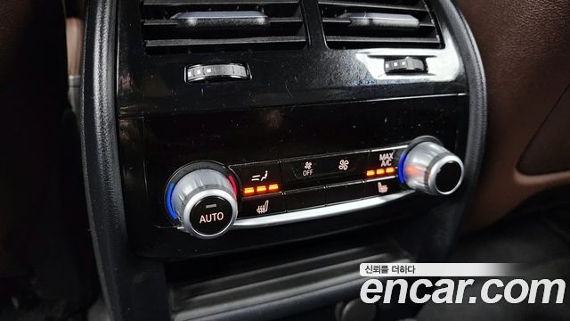 BMW 5-Series 2019 — photo 19