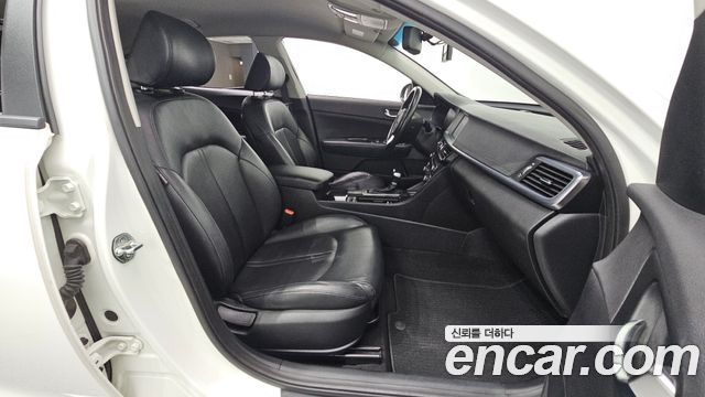 Kia K5 2017 — photo 11