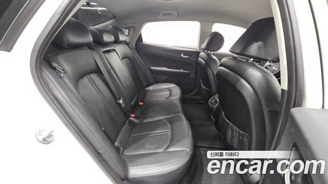 Kia K5 2017 — photo 13