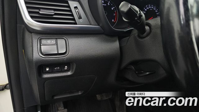 Kia K5 2017 — photo 18