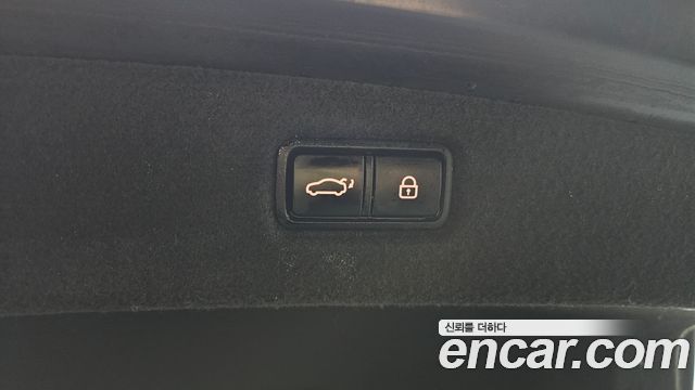 Genesis G90 2019 — photo 20