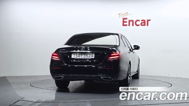 Mercedes-Benz E-Class 2020 — photo 4