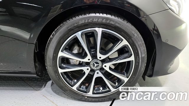Mercedes-Benz E-Class 2020 — photo 5
