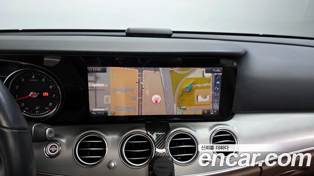 Mercedes-Benz E-Class 2020 — photo 14