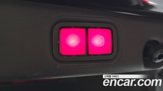 Mercedes-Benz E-Class 2020 — photo 20