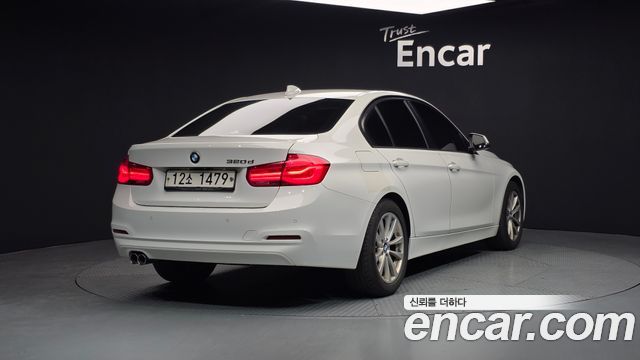 BMW 3-Series 2018 — photo 2