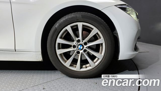 BMW 3-Series 2018 — photo 5