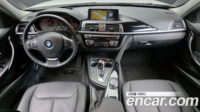 BMW 3-Series 2018 — photo 7