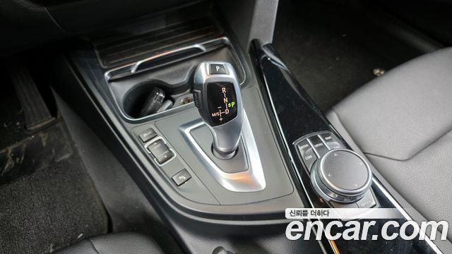 BMW 3-Series 2018 — photo 9