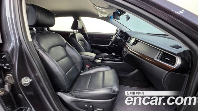 Kia K7 2018 — photo 10