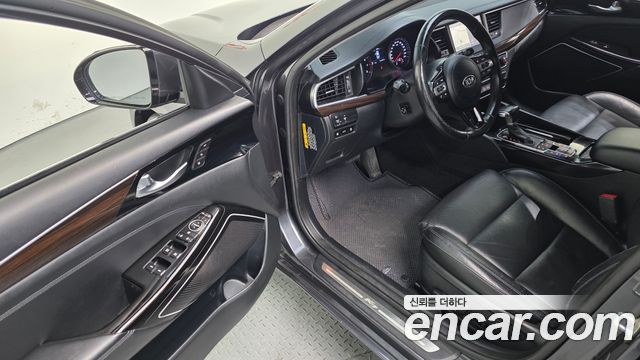 Kia K7 2018 — photo 11