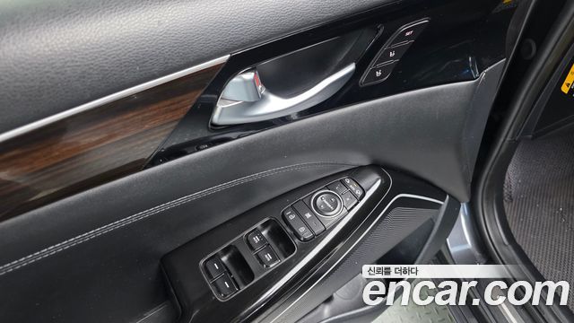 Kia K7 2018 — photo 12