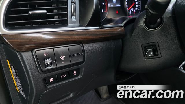 Kia K7 2018 — photo 13