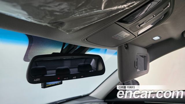 Kia K7 2018 — photo 15