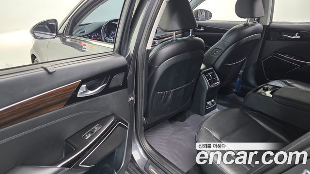 Kia K7 2018 — photo 18