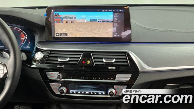 BMW Gran Turismo 2021 — photo 14