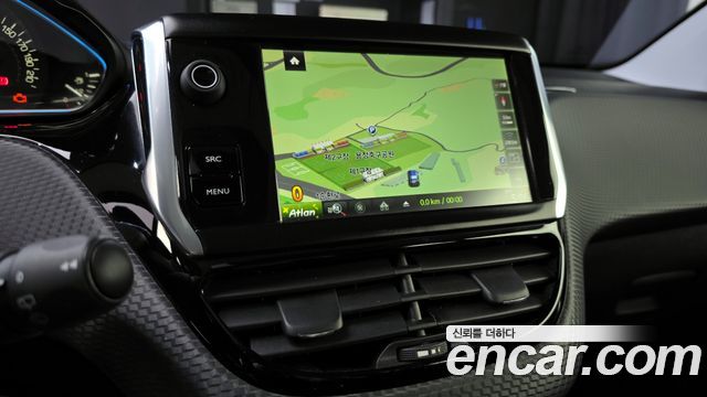 Peugeot 2008 2016 — photo 12
