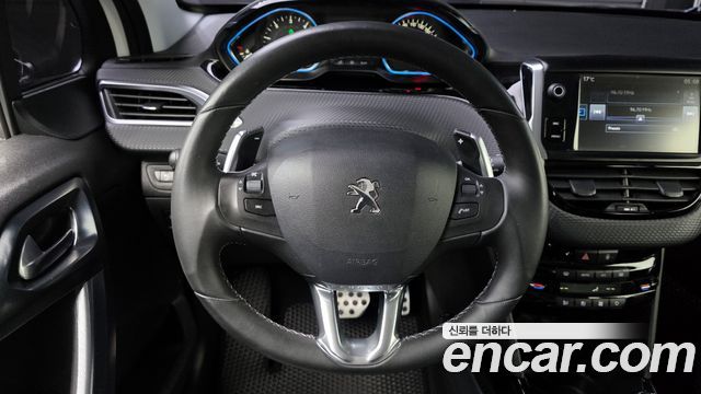 Peugeot 2008 2016 — photo 15