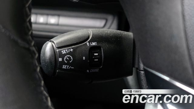 Peugeot 2008 2016 — photo 16