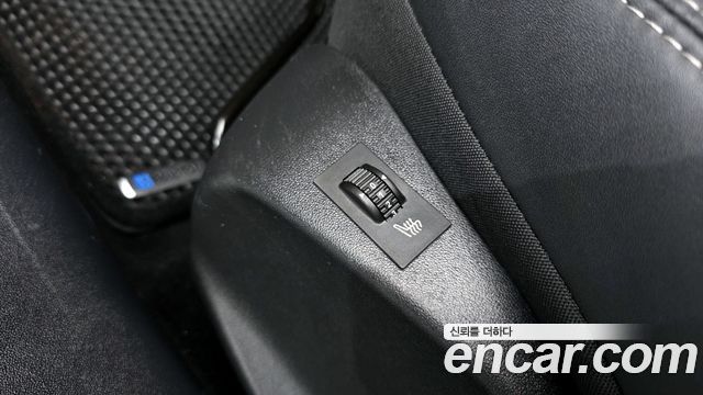 Peugeot 2008 2016 — photo 18