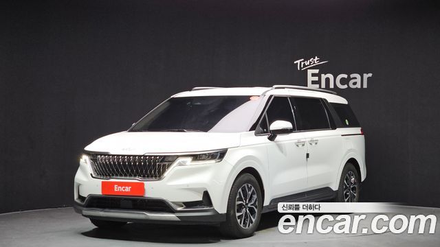 Kia Canival 2023 — photo 1