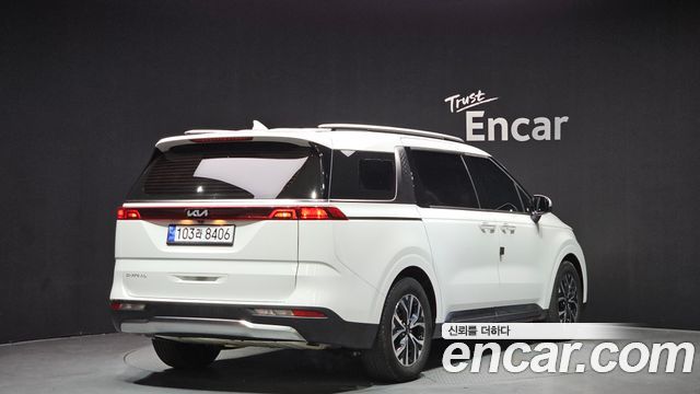 Kia Canival 2023 — photo 2