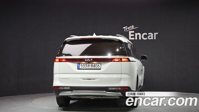 Kia Canival 2023 — photo 4