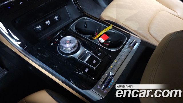 Kia Canival 2023 — photo 9
