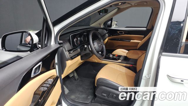 Kia Canival 2023 — photo 10