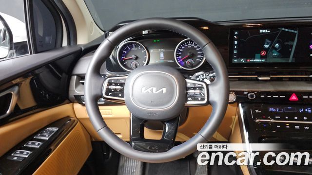 Kia Canival 2023 — photo 11