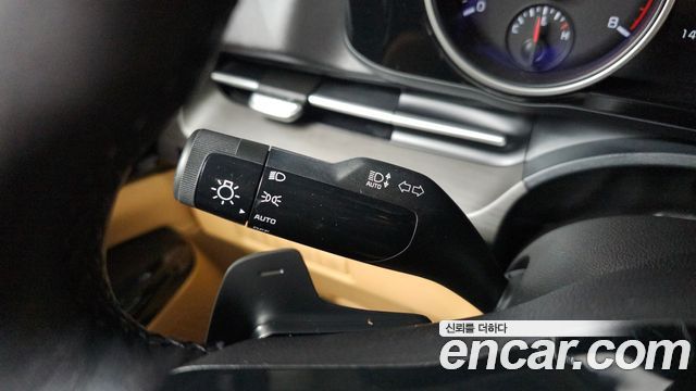 Kia Canival 2023 — photo 15