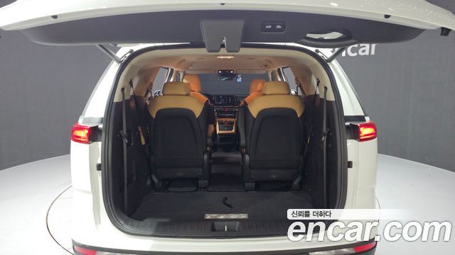 Kia Canival 2023 — photo 20