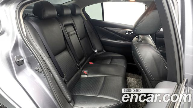 Infiniti Q50 2016 — photo 12