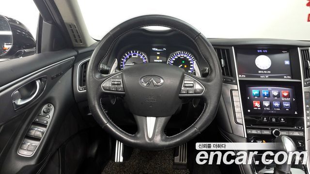 Infiniti Q50 2016 — photo 13