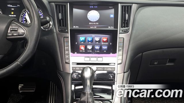 Infiniti Q50 2016 — photo 14
