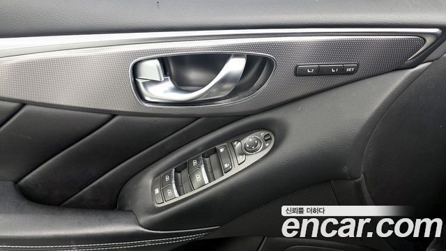 Infiniti Q50 2016 — photo 18