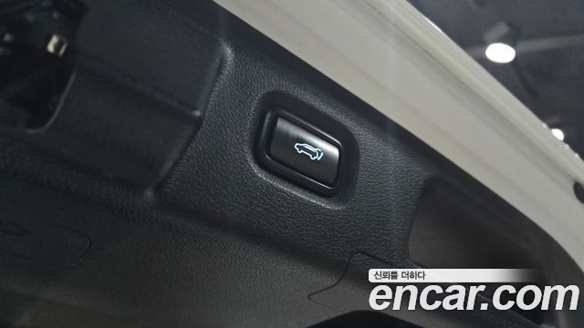 Hyundai Santafe 2019 — photo 18