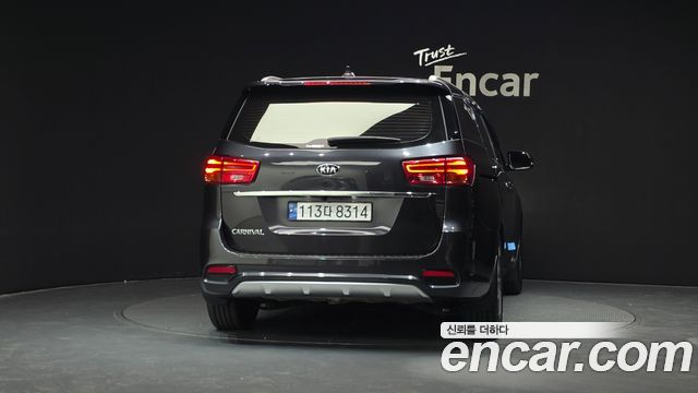 Kia Canival 2019 — photo 4