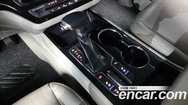 Kia Canival 2019 — photo 9