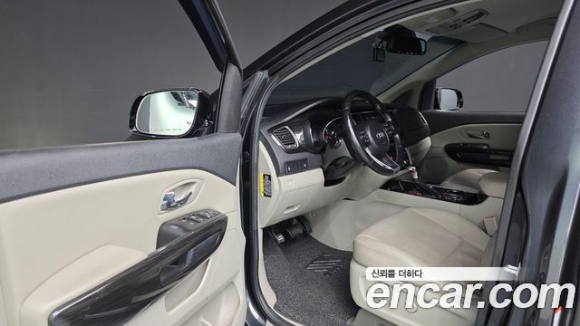 Kia Canival 2019 — photo 10