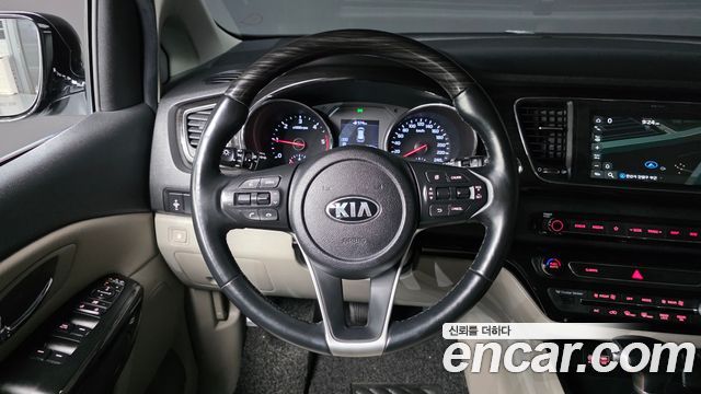 Kia Canival 2019 — photo 13