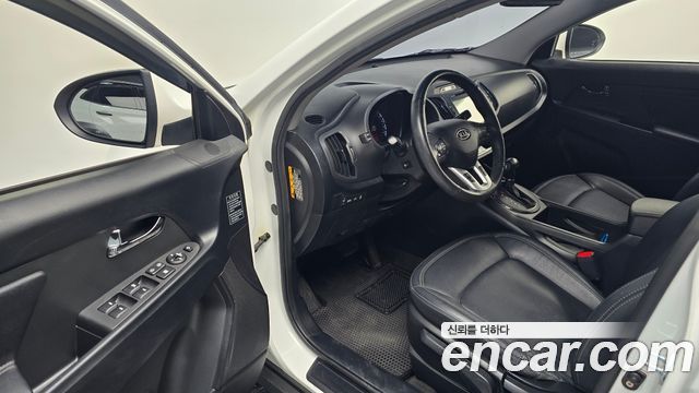 Kia Sportage 2012 — photo 11