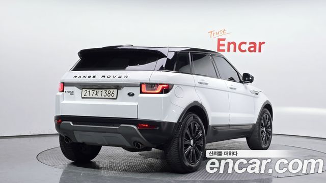Land Rover Range Rover Evoque 2018 — photo 2