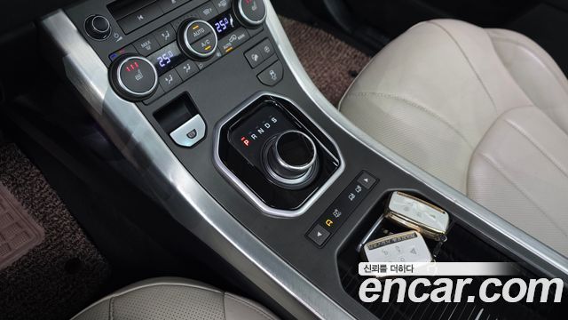 Land Rover Range Rover Evoque 2018 — photo 9