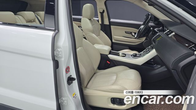 Land Rover Range Rover Evoque 2018 — photo 10