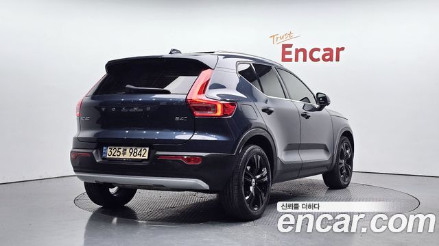 Volvo XC40 2021 — photo 2