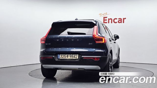 Volvo XC40 2021 — photo 4